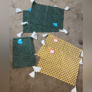 Pattern Placemat and Table Runner Set